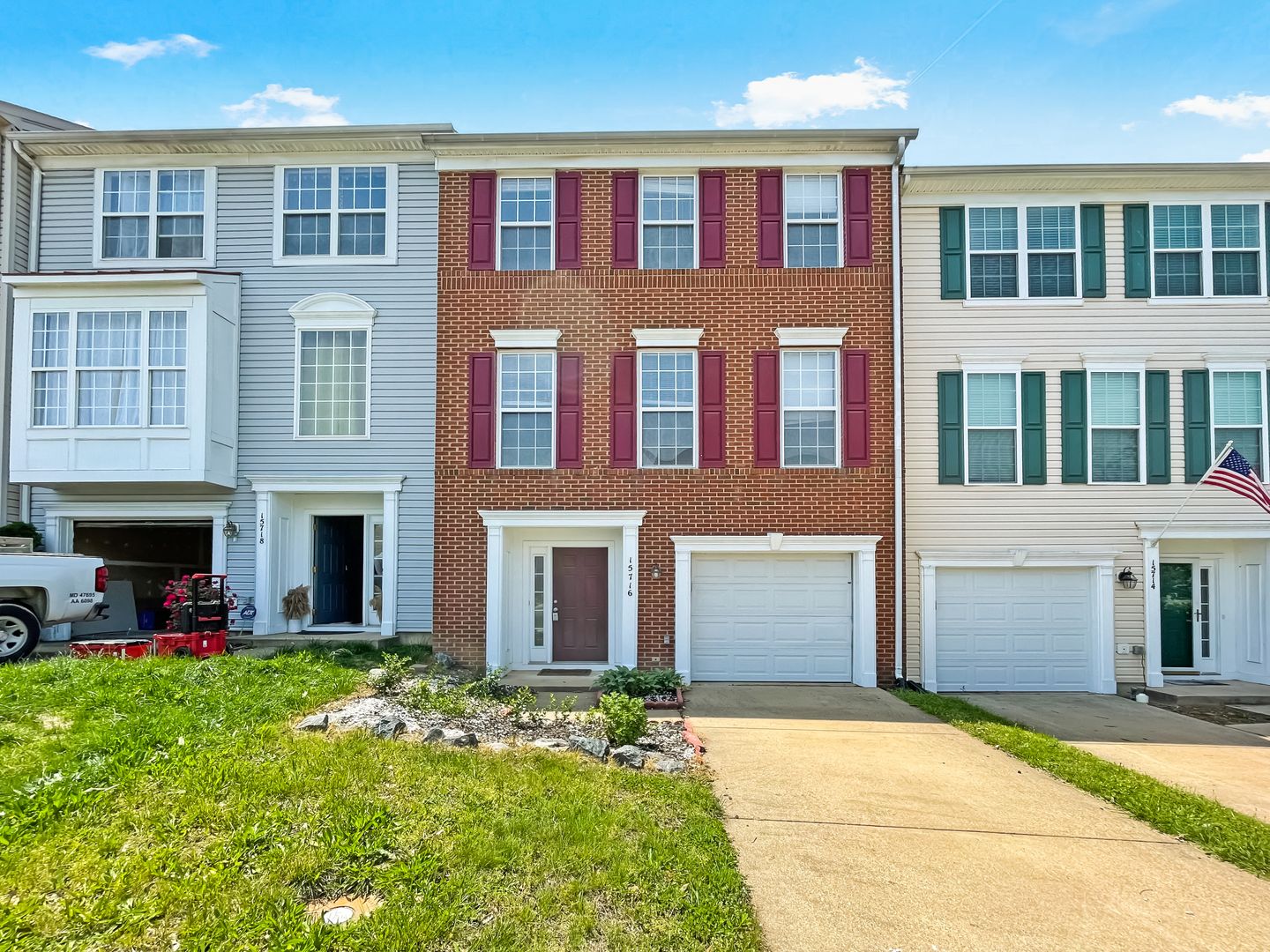 Woodbridge House: 15716 Palermo Terrace