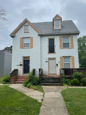 Unit in Multifamily property in Richmond – photo 1
