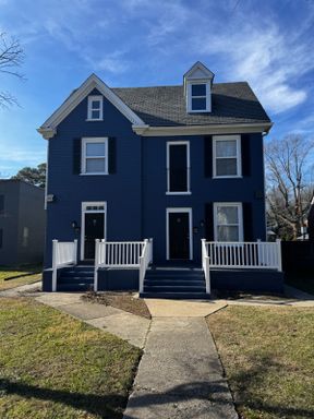 Unit in Multifamily property in Richmond – photo 1