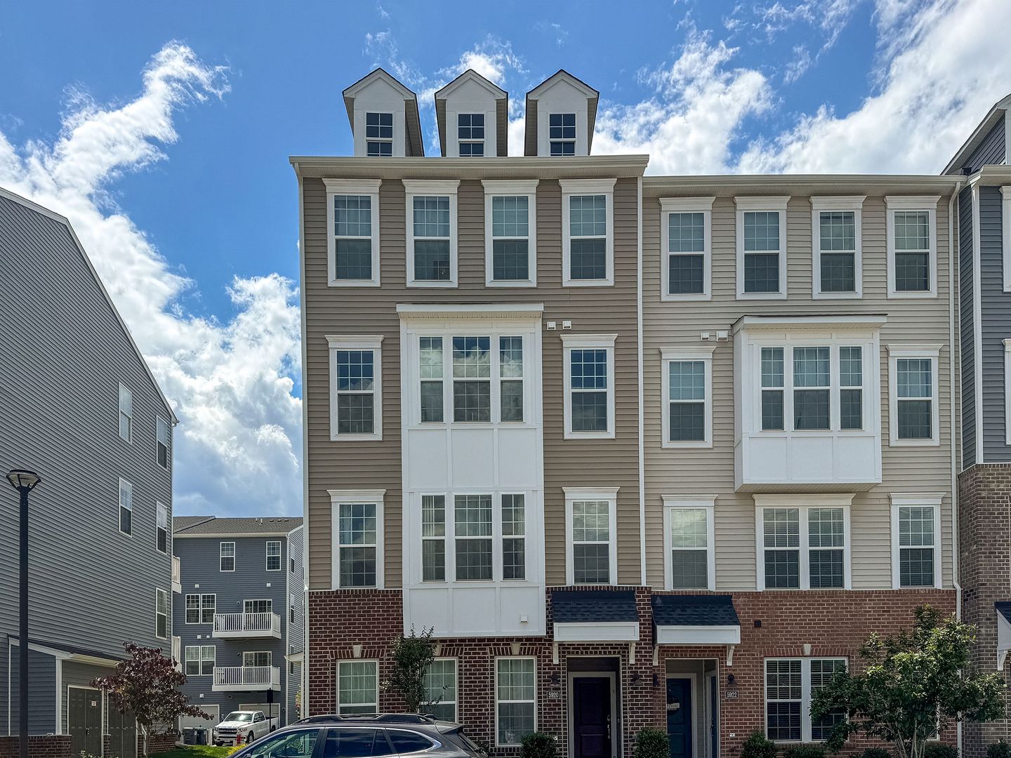 Richmond House: 5920 Whitehurst Ln