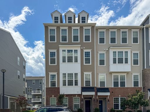 Ideal Entertainer's Dream Home in Richmond! – photo 1