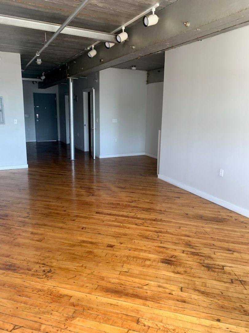 333 Court St, Apt 321, Allentown, PA 18101