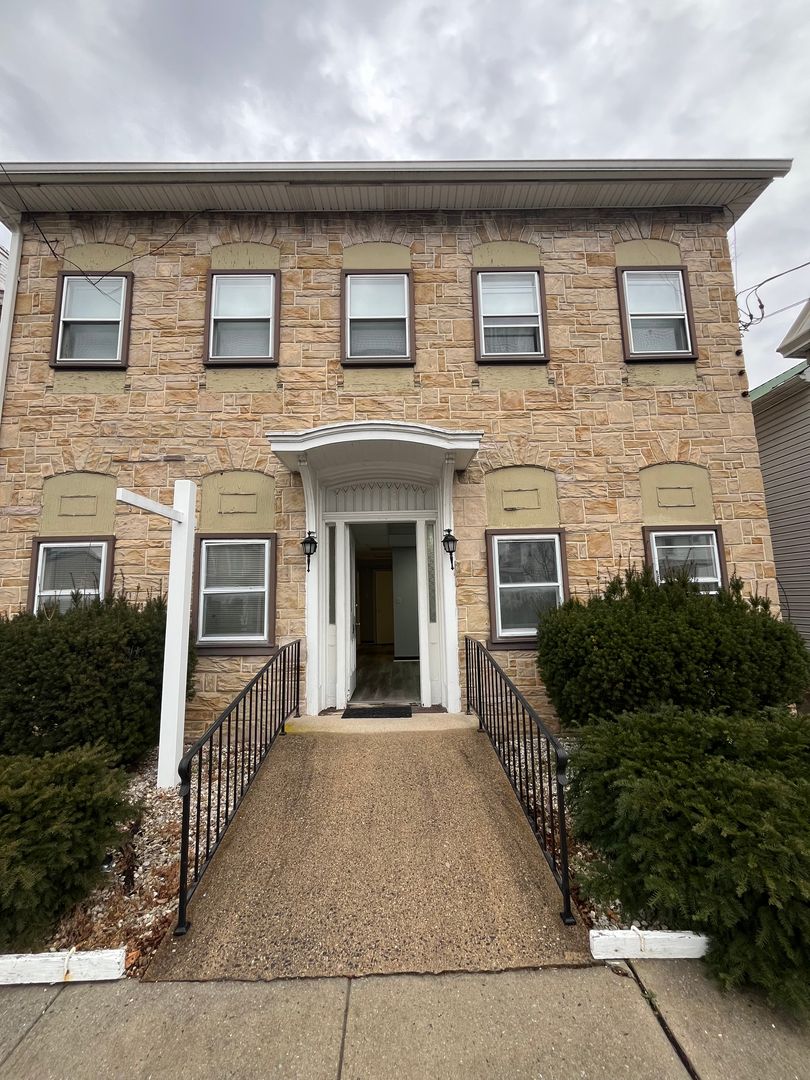 Mount Holly Springs Apartment: 34 N Baltimore Ave
