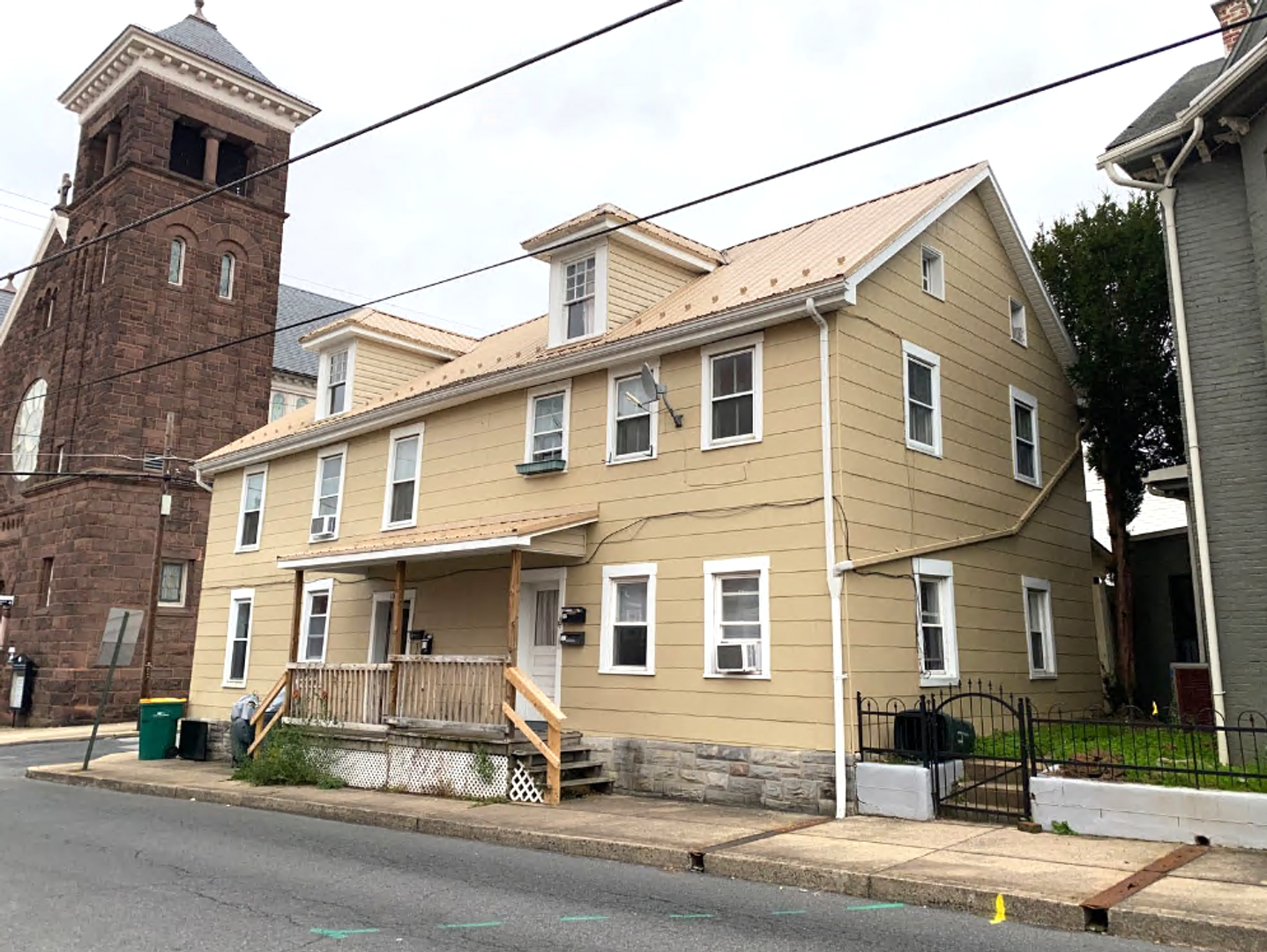 Waynesboro Apartment: 103 S Church St
