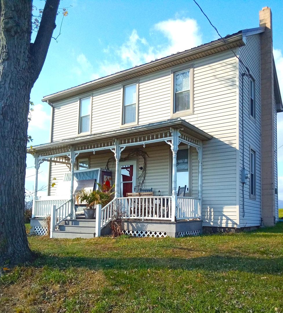 Newburg House: 14737 West Creek Rd