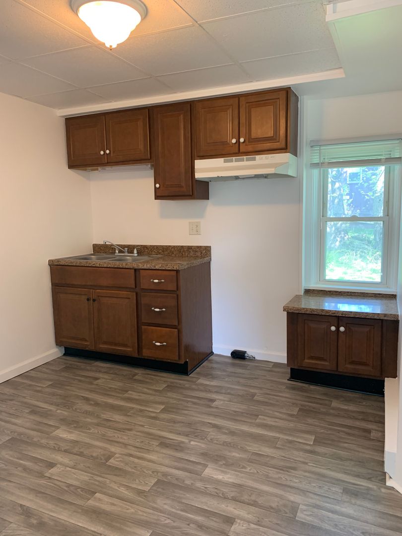 Chambersburg Apartment: 366 W Loudon St
