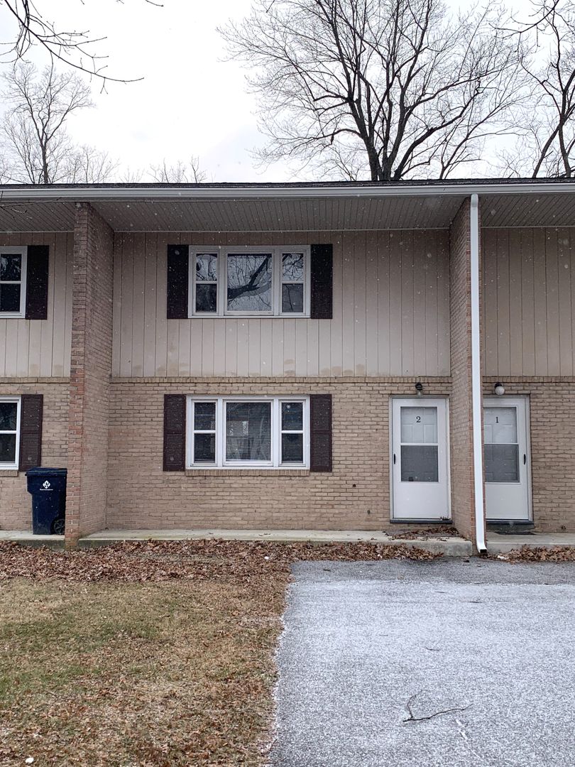 Chambersburg Apartment: 230 Garman Dr