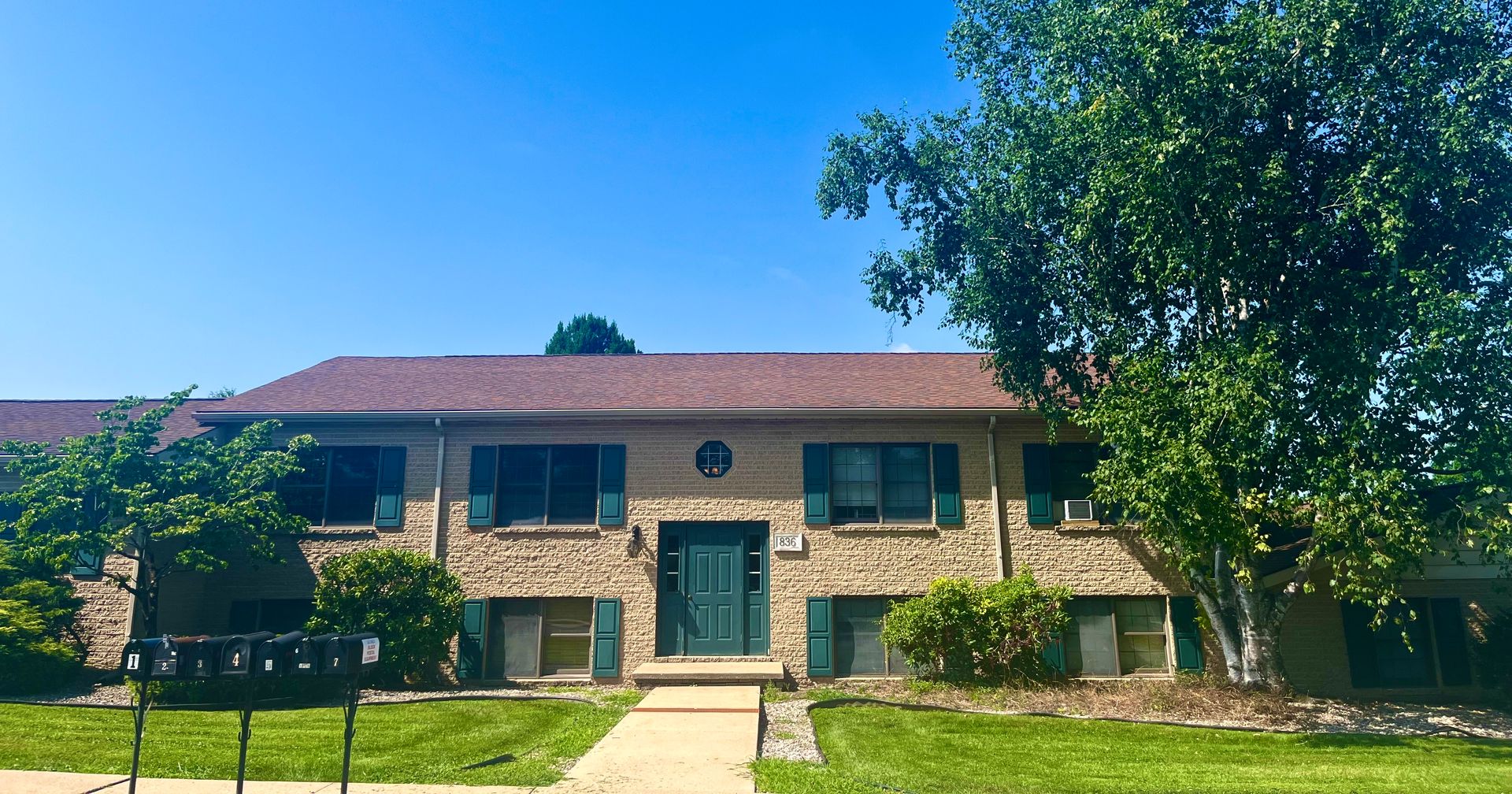 Chambersburg Apartment: 836 Long Ln
