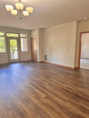 2 BED/2 BATH--Discover Modern Living in Our Two-Bedroom, Two-Bath Apartment at Fairway Glen Apartments! – photo 1