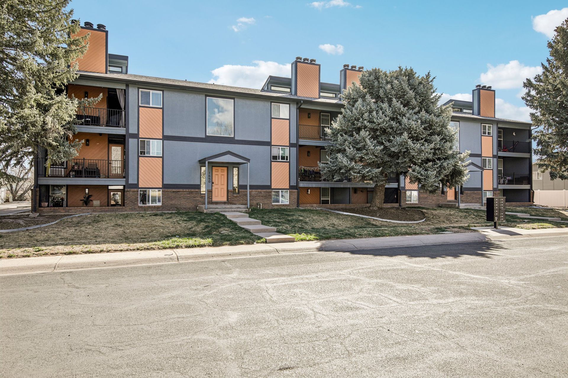 Greeley Apartment: 1650 29th Avenue Place