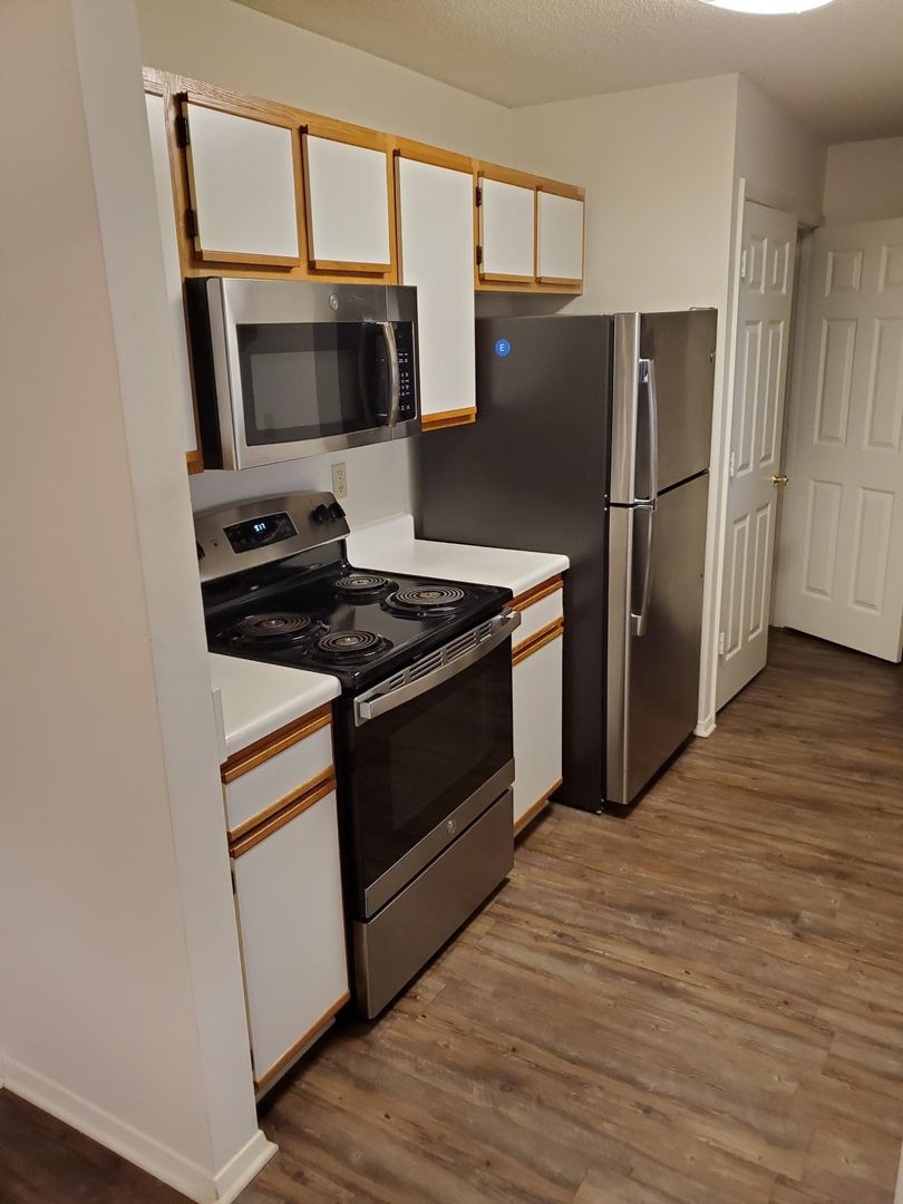 Horn Lake Apartment: 4375 Highway 51 North