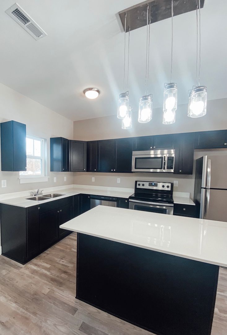 Wellford Apartment: Paradise Place