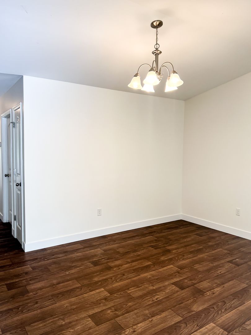 Duncan Apartment: Dobson Road