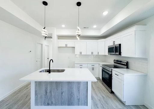 Brand-New Modern Duplex for Rent Prime Spartanburg Location! – photo 1