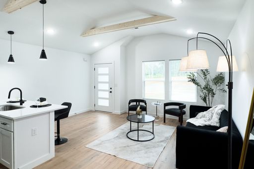 Pre-Leasing!! – Modern 1BR Townhome in Chesnee!