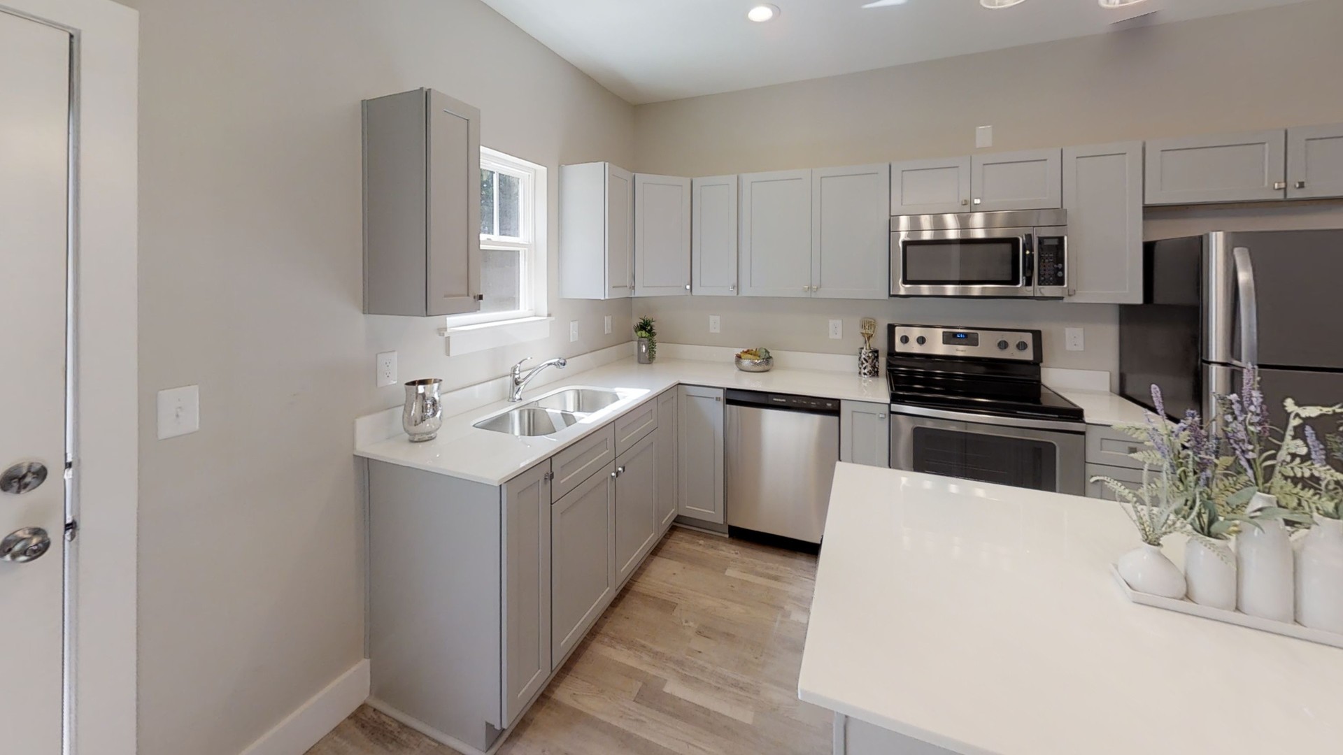 Wellford Apartment: Halo Drive