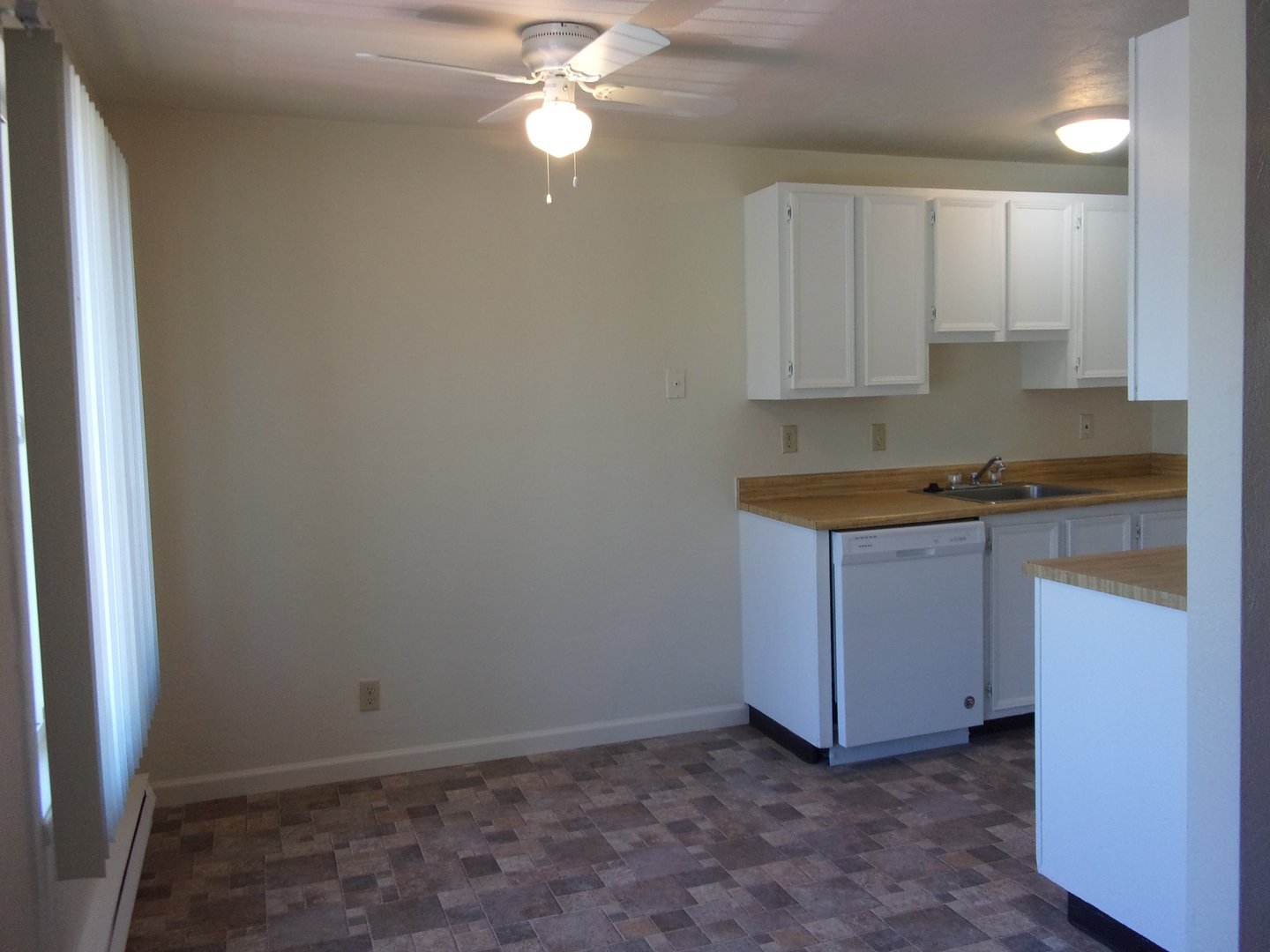 Salem Apartment: 1253 Royvonne Ave. SE