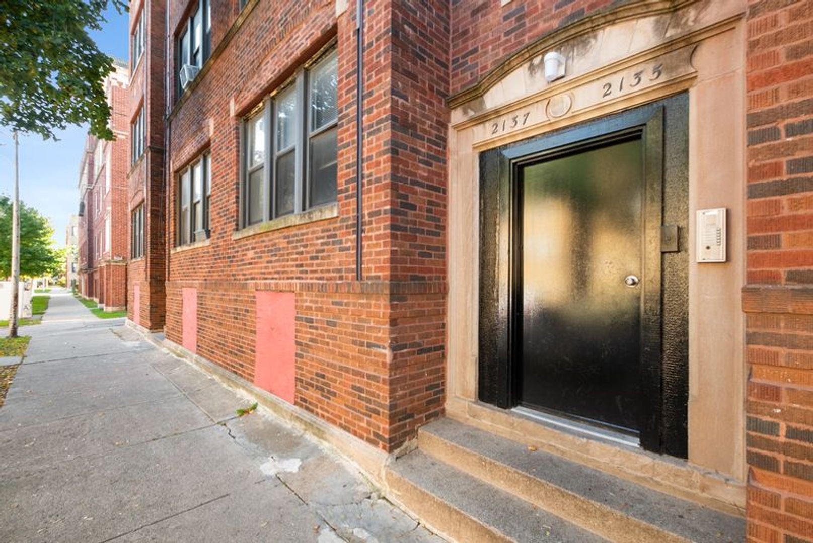 Chicago Apartment: 7001-7007 S Merrill Ave