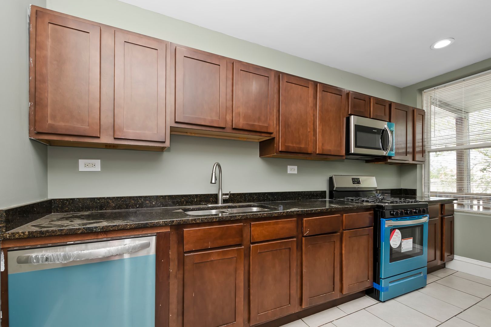 Chicago Apartment: 6427 S Drexel