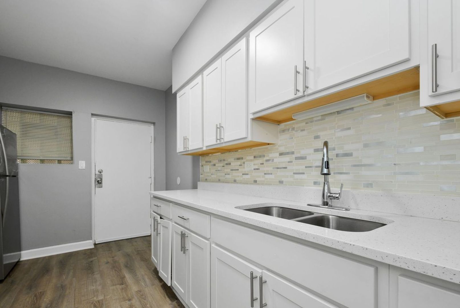 Chicago Apartment: 4240 S Michigan Ave