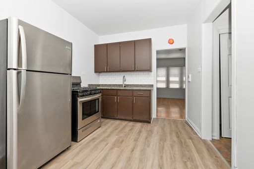 One Bedroom in Chicago Lawn – photo 1