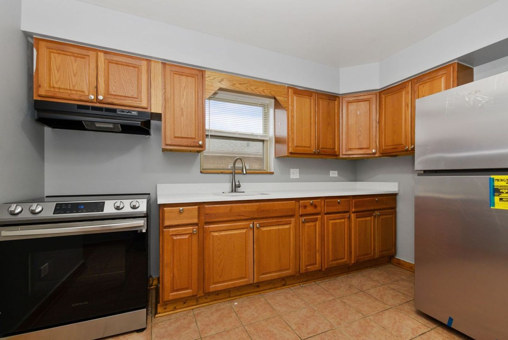 Chicago Apartment: 3757-59 W. 59th St