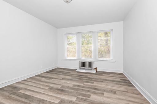 One Bedroom Unit in Chicago Lawn – photo 1