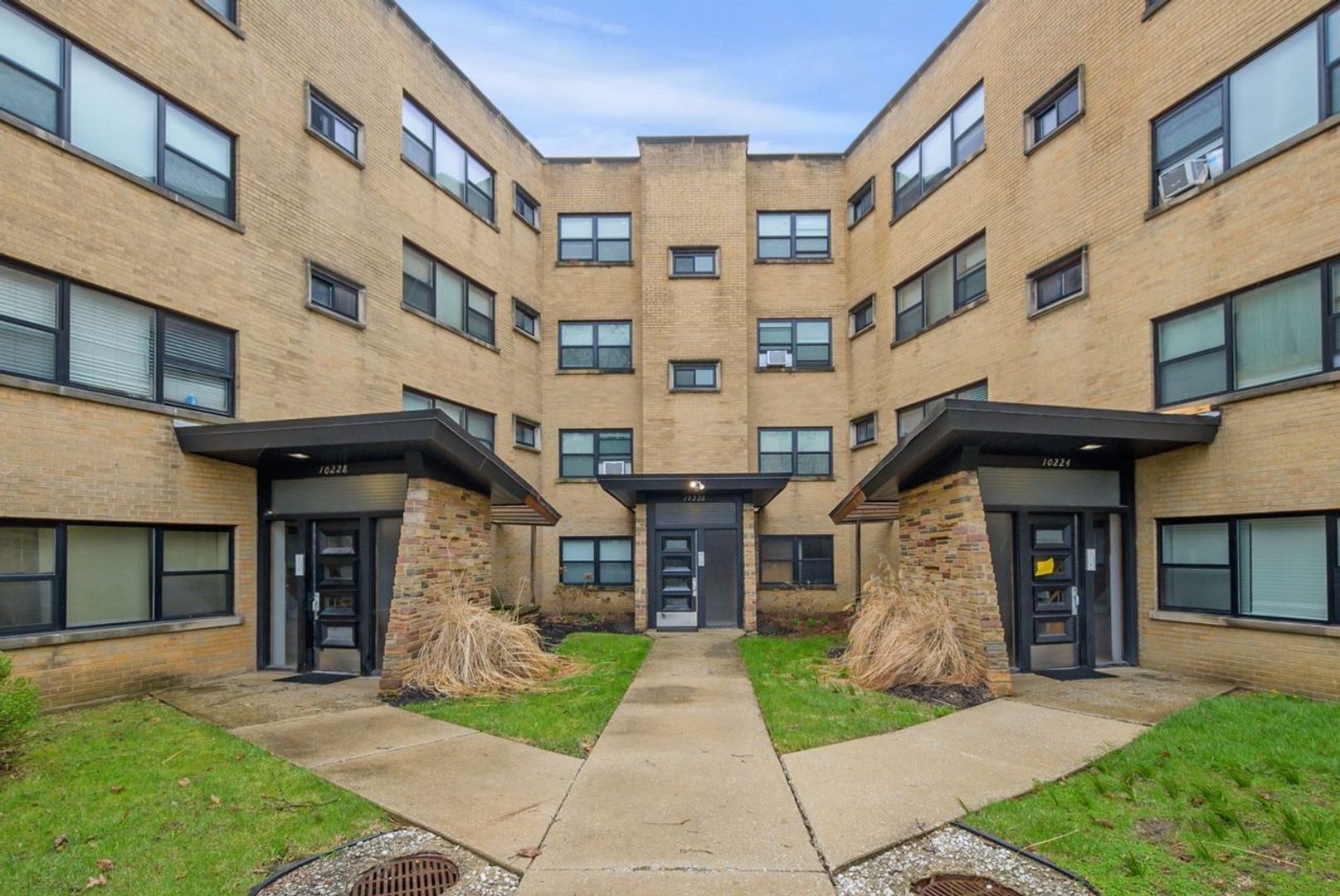 Chicago Apartment: 10206-30 S. Walden Pkwy