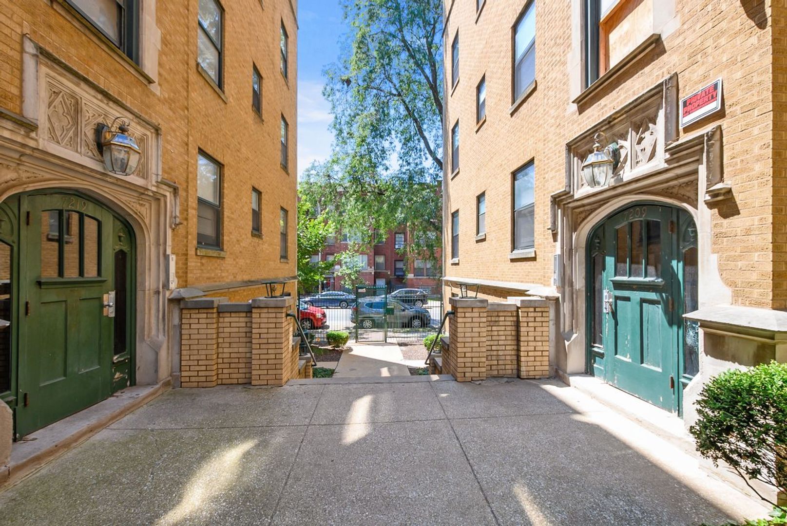 Chicago House: 7209 S Yates Blvd