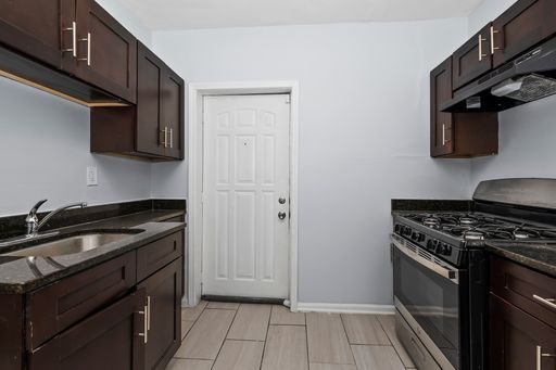 Two Bedroom Unit in Washington Park – photo 1