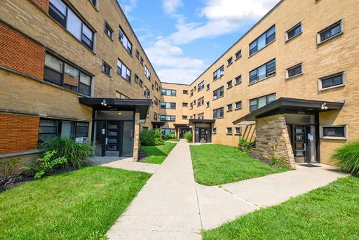 One Bedroom in Beverly – photo 1