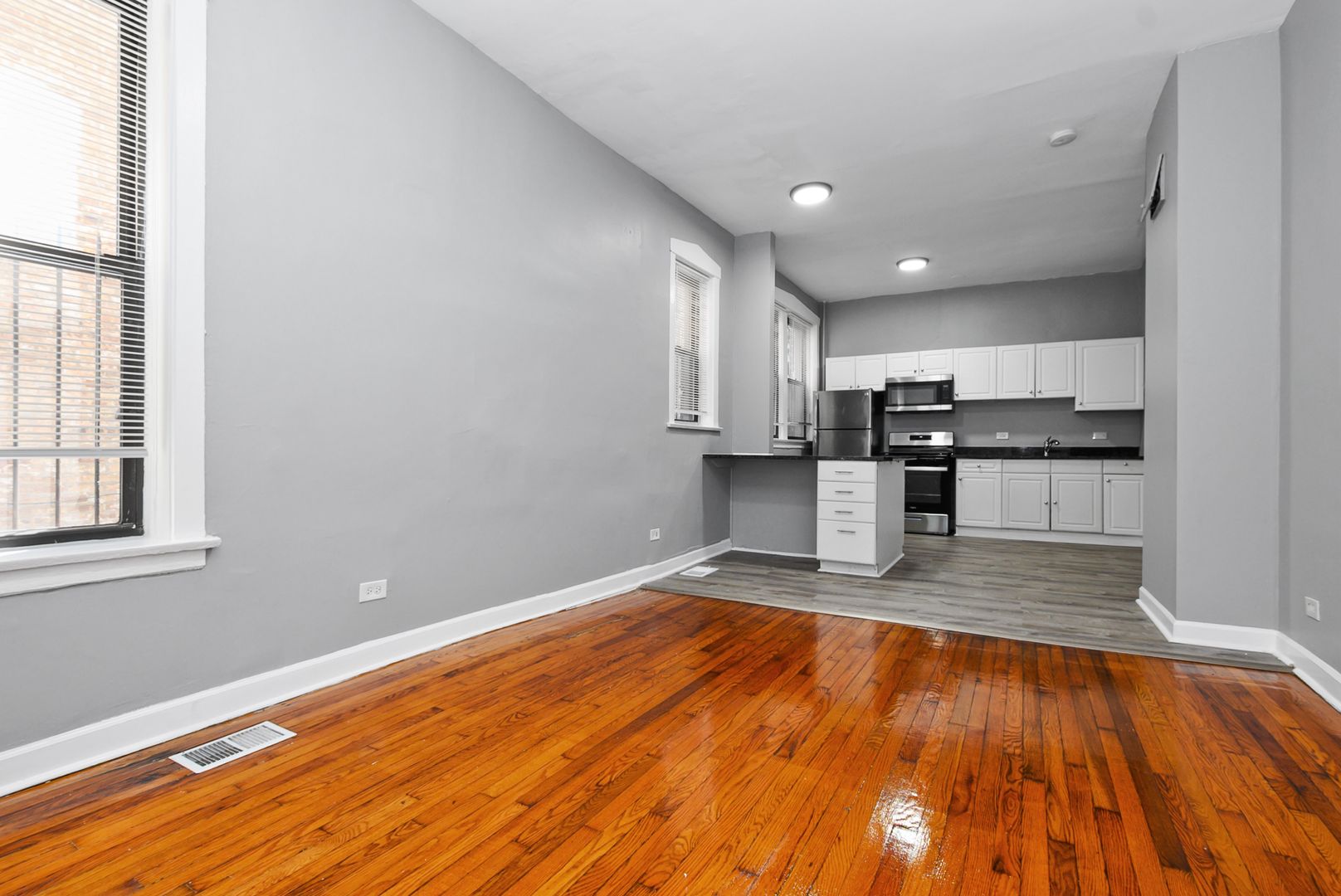 Chicago Apartment: 5019 S Drexel Blvd