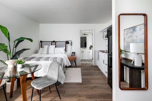 300 N Francis, C 469