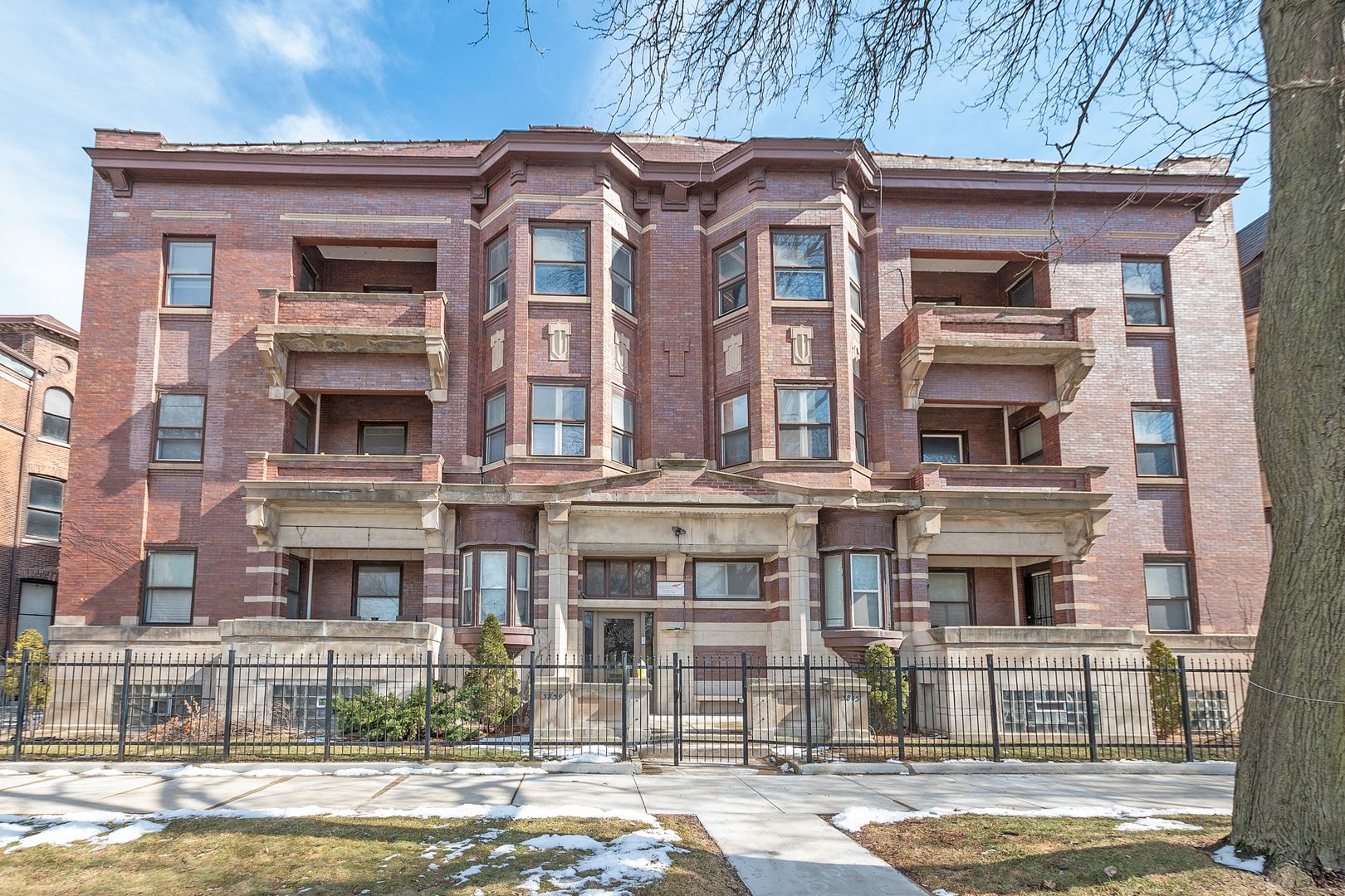 Chicago Apartment: 3839 - 3843 South Michigan Avenue
