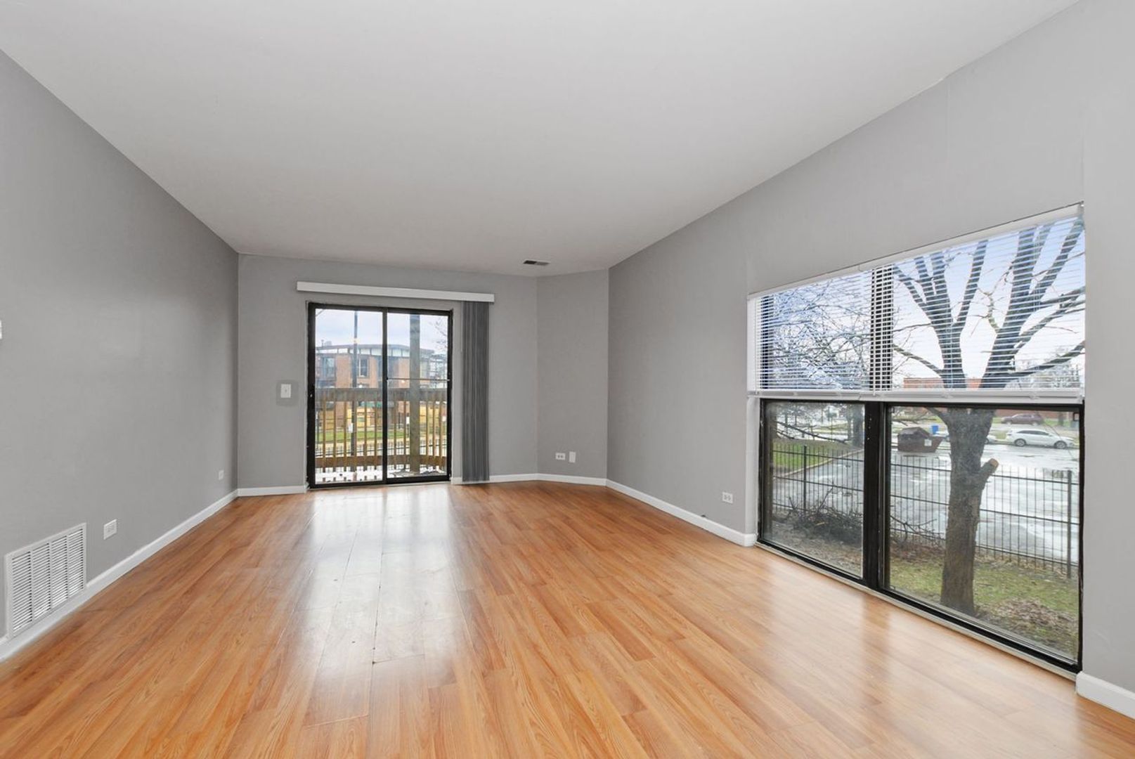 Chicago Apartment: 3121-3153 W. Madison St.