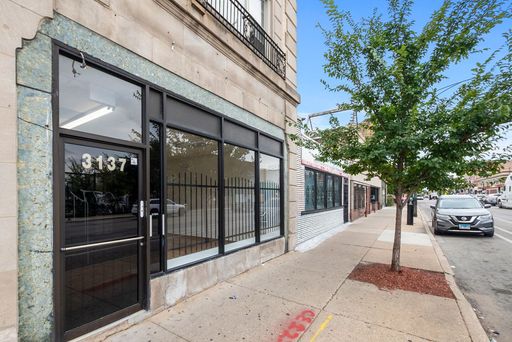 Storefront located on Kedzie! – photo 1