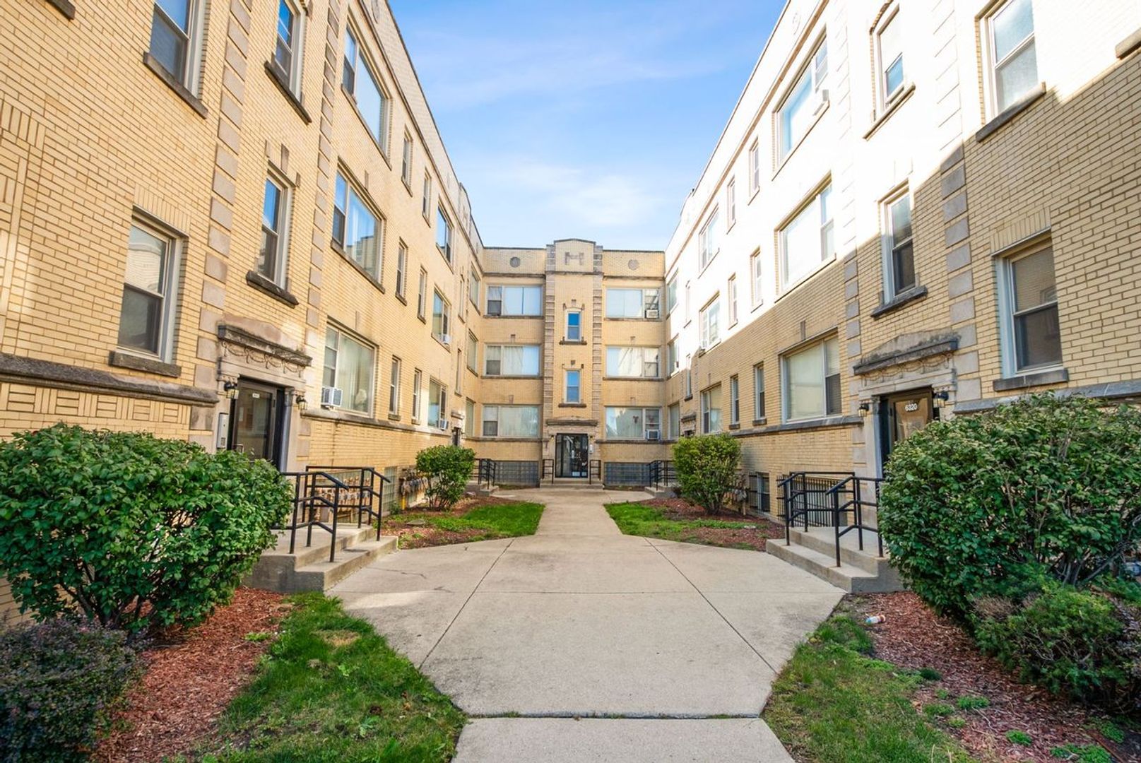 Chicago Apartment: 6320-28 S Troy