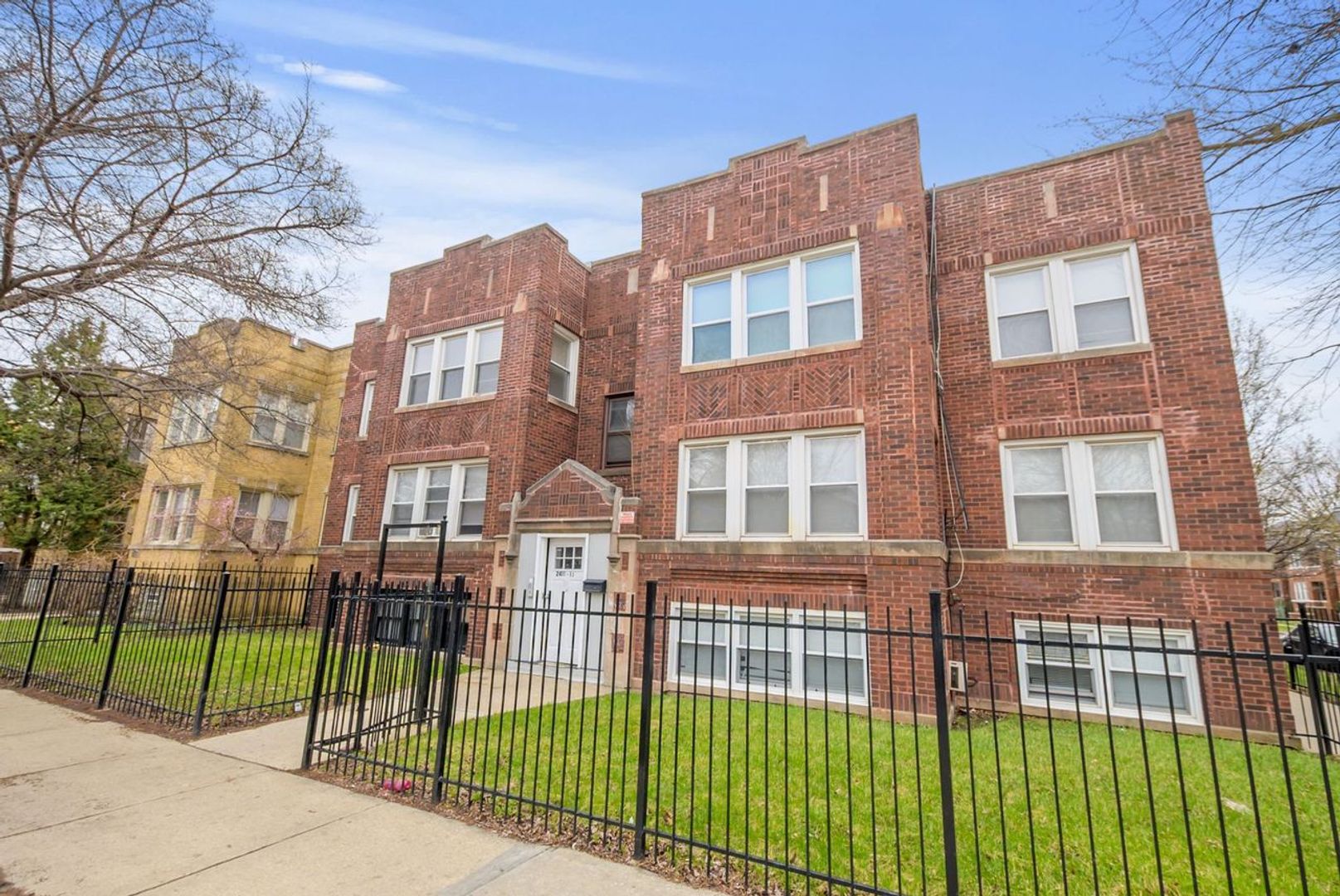Chicago Apartment: 2453-2455 W Marquette Rd