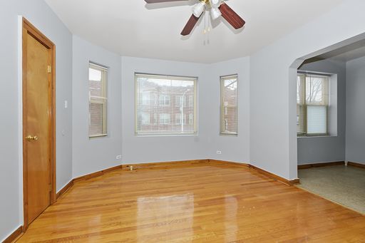 One Bedroom Near Midway - WAIVED MOVE IN FEE! – photo 1