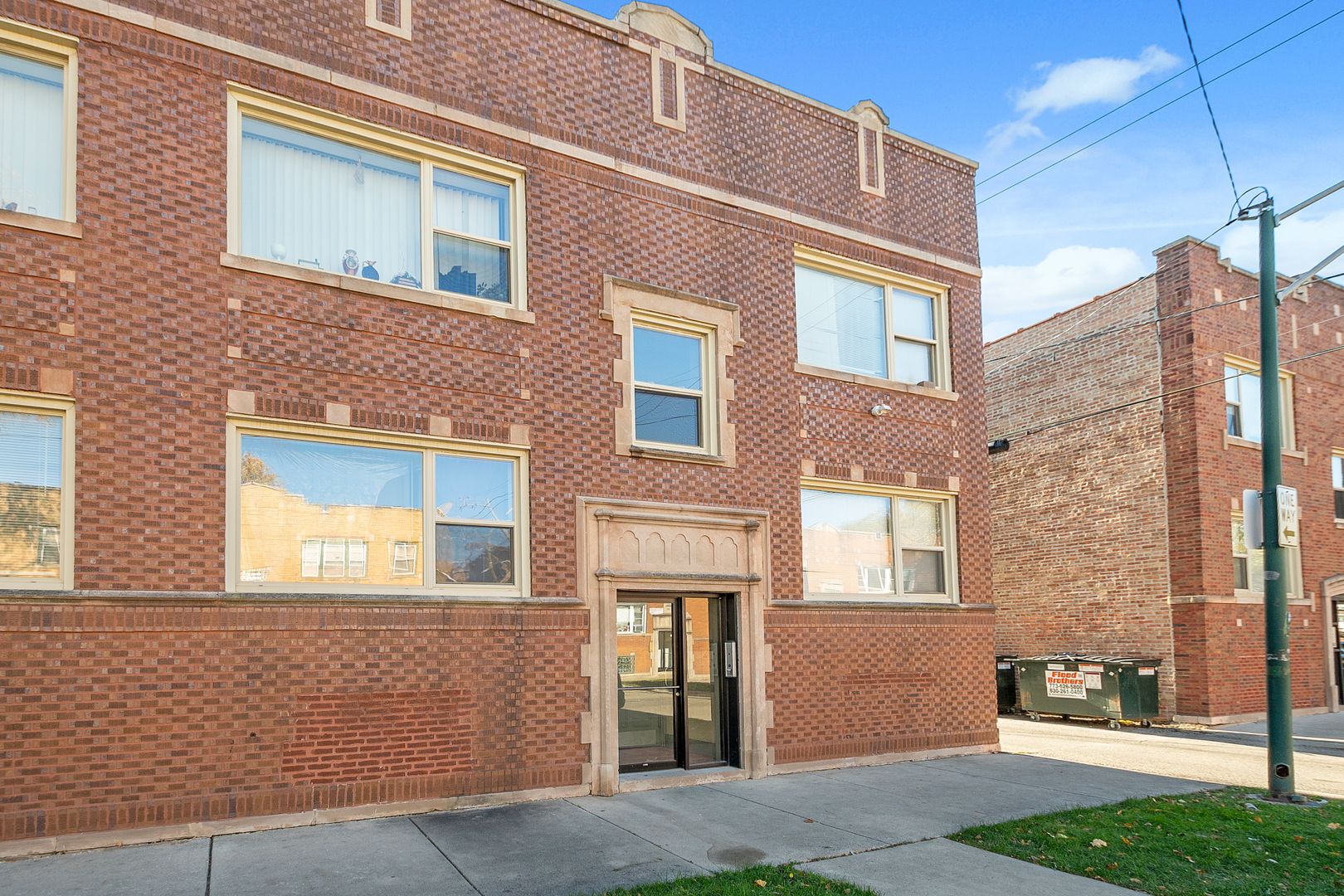 Chicago Apartment: 6102-04 S Sacramento Ave