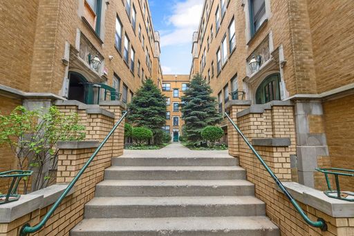 Two Bedroom Unit in South Shore – photo 1