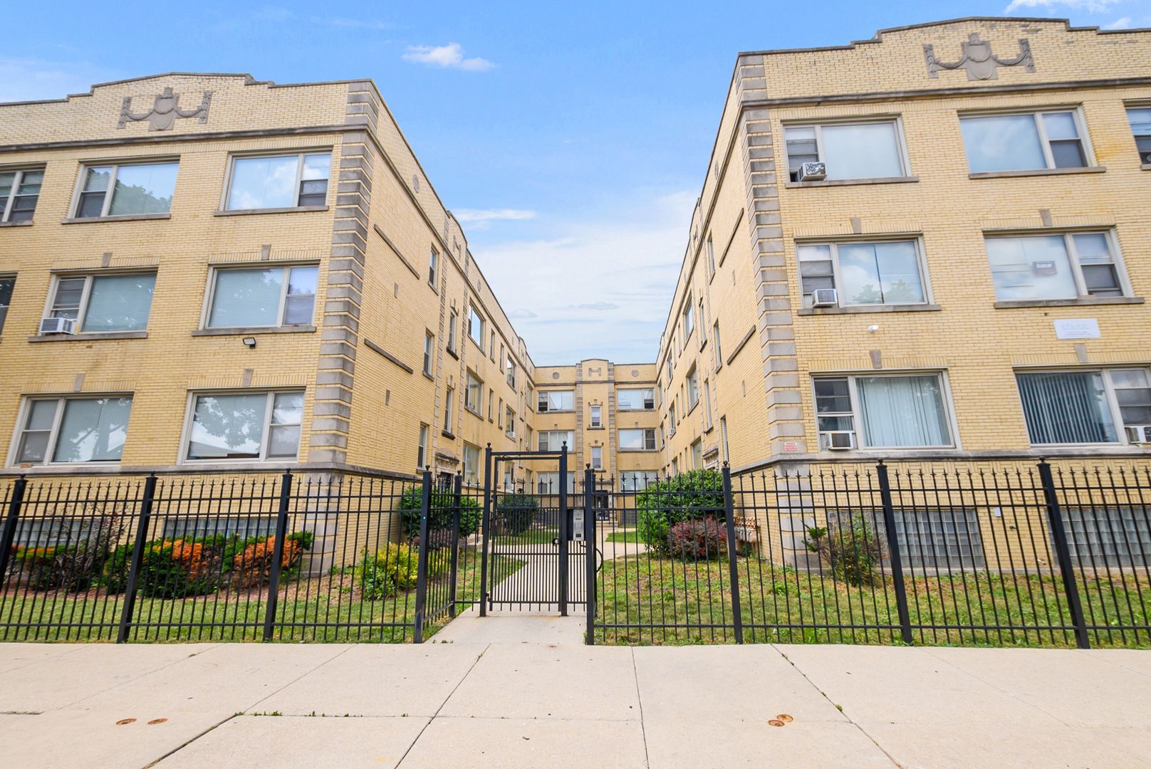 Chicago Apartment: 6320-28 S Troy St