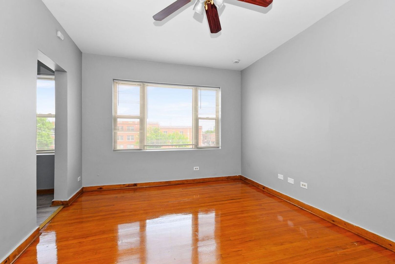 Chicago Apartment: 3014 W 63rd St