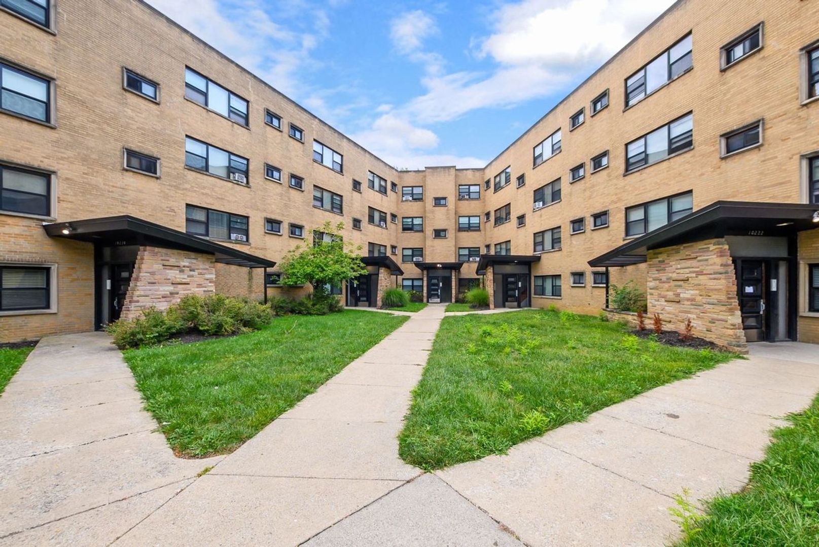 Chicago Apartment: 10206-30 S. Walden Pkwy