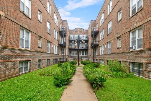 Two Bedroom in Washington Park – photo 1