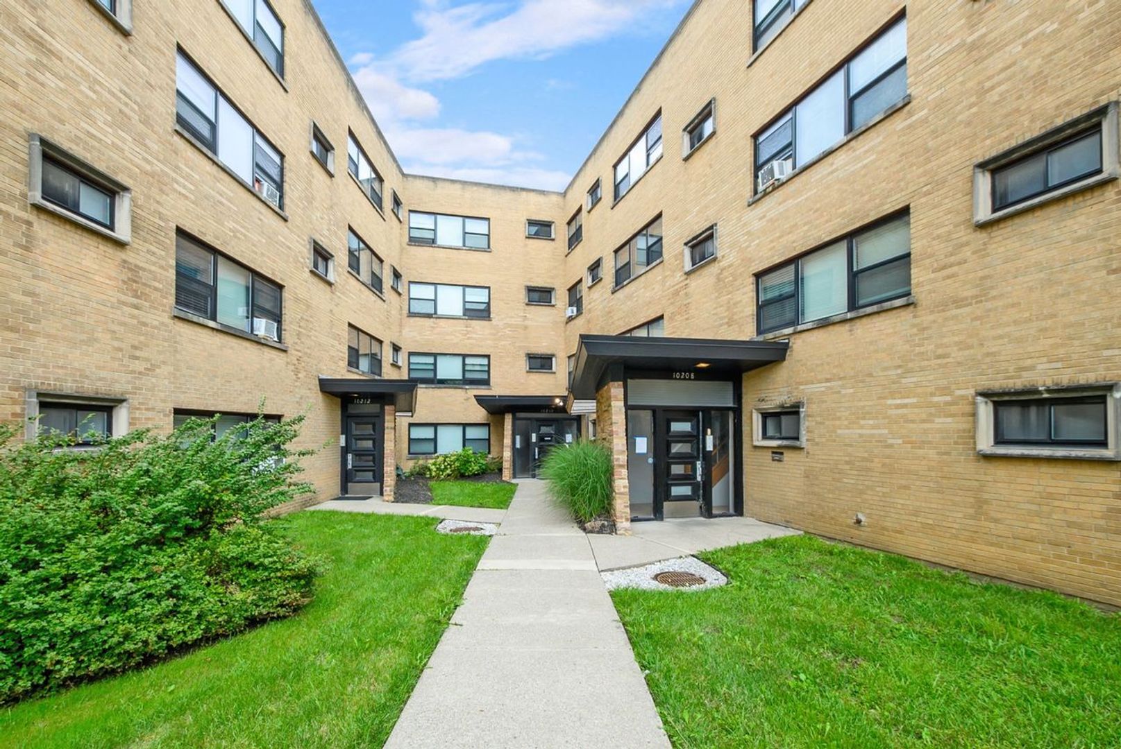 Chicago Apartment: 10206-30 S. Walden Pkwy