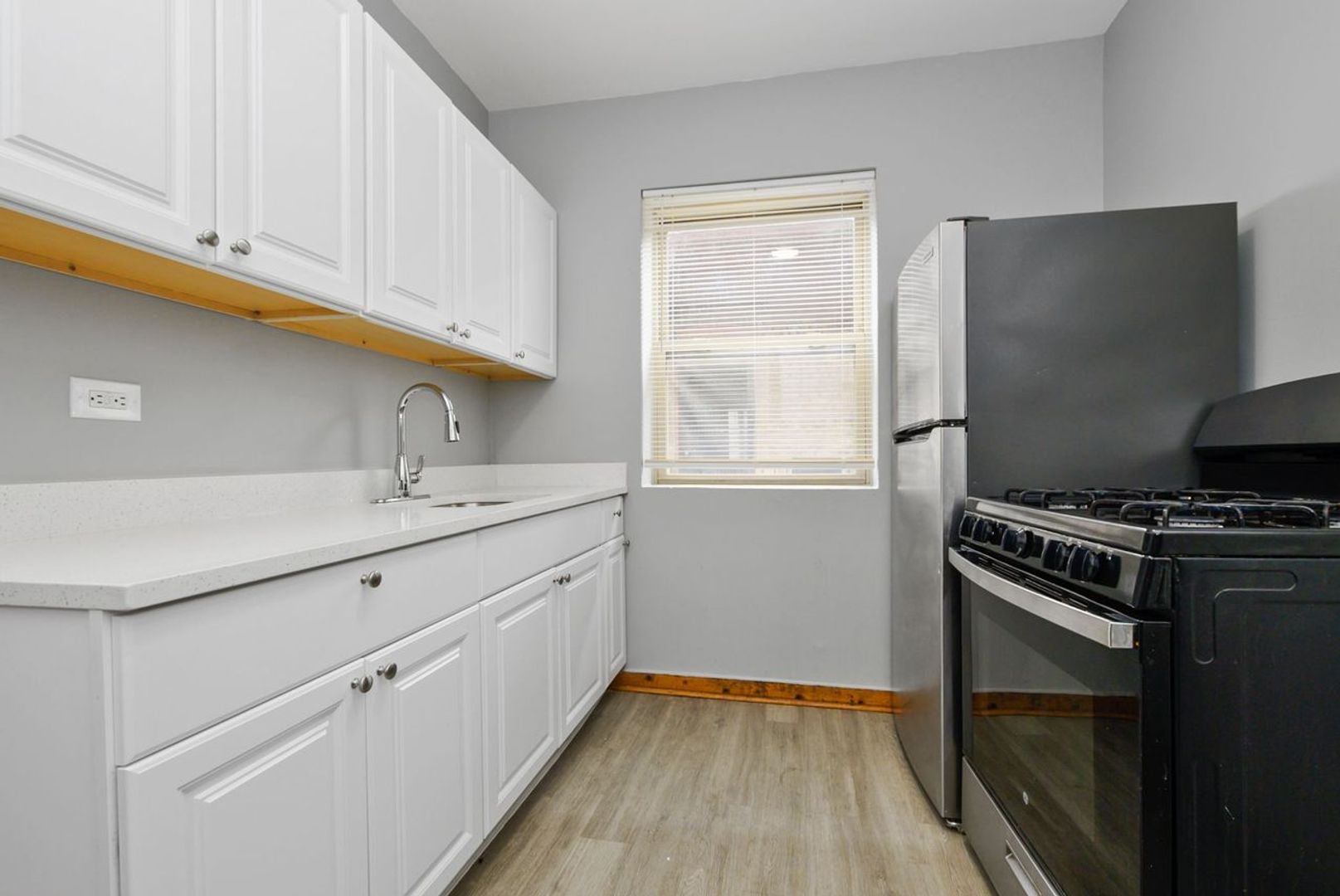 Chicago Apartment: 6401-05 S Kedzie Ave