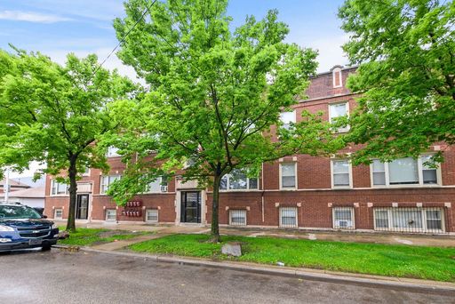 One Bedroom Unit in Chicago Lawn – photo 1