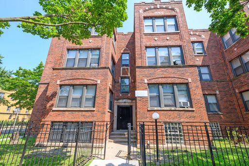 Two Bedroom Unit Located In Jackson Park – photo 1