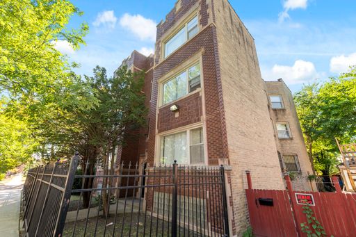 One Bedroom Unit in West Lawn – photo 1